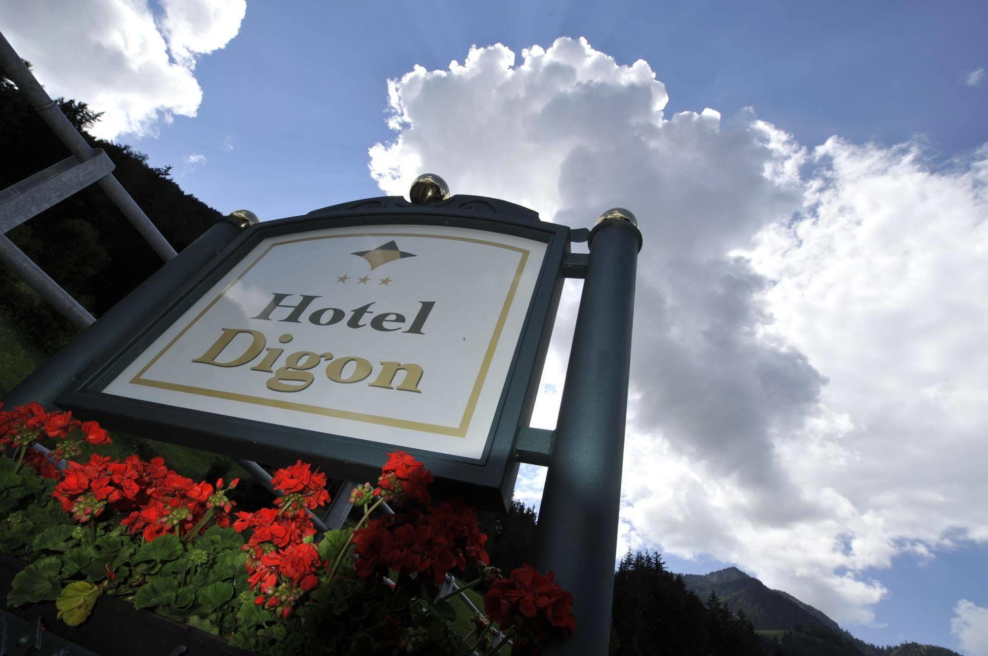 Hotel Digon Ортізеї Екстер'єр фото